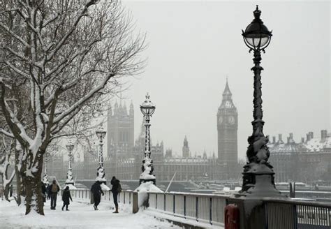 Winter In London Snowfall In London London Snow Places In England