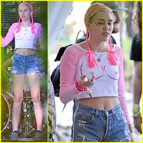 Miley Cyruss Nipple Shirt Grabs Our Attention At Her Miami Soundcheck Miley Cyrus Just