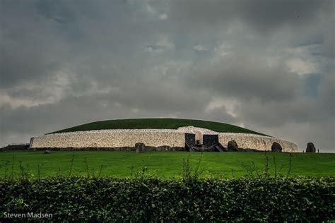 Bru Na Boinne Newgrange Passage Tomb