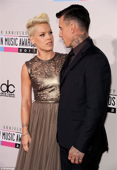 Pinks Tumultuous Relationship With Husband Carey Hart Daily Mail Online