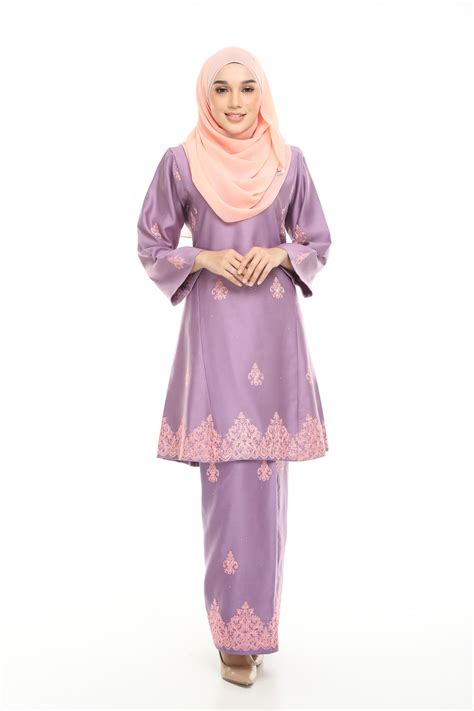 Pakaian Tradisional Melayu Perempuan Baju Kurung Cekak Musang 5 Ragam