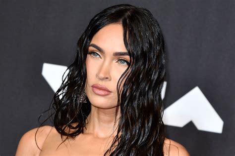 megan fox s makeup secret is tinting her eyebrows popsugar beauty uk