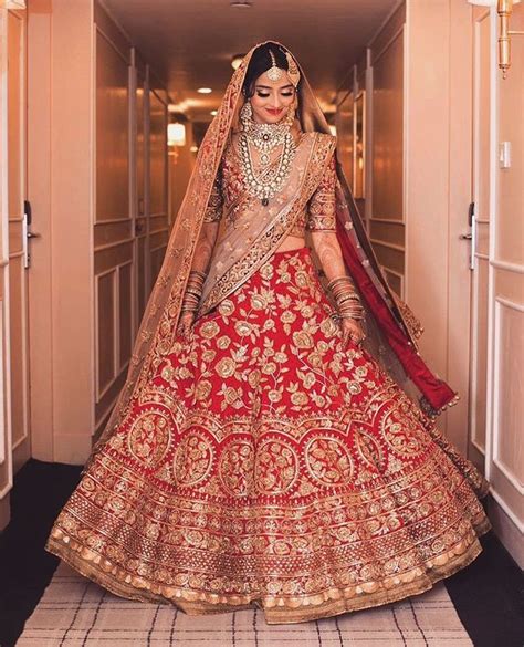A Bride Can Never Go Wrong With Traditional Shades Of Red And Gold Especially When It Is A Ma