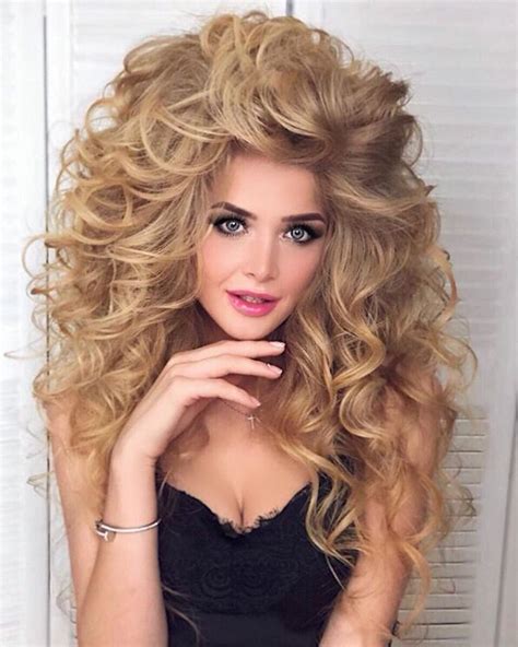 25 Big Curls Hairstyles Hairstyle Catalog