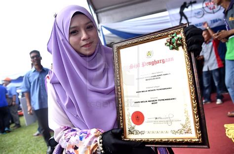 Kalender bulan juni 2021 dan hari peringatannya. Gadis Kuih Bulan Diiktiraf Ikon Belia Terengganu - teganukita