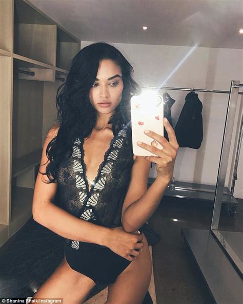 Model Shanina Shaik Shares Sizzling Lingerie Selfie Daily Mail Online