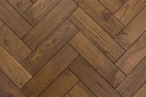 Double Charged Glossy Herringbone Wooden Flooring Thickness 1mm Size