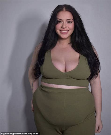 Mother Who Went Viral By Joking About Her Belly Now Makes A Month From Eating On Camera