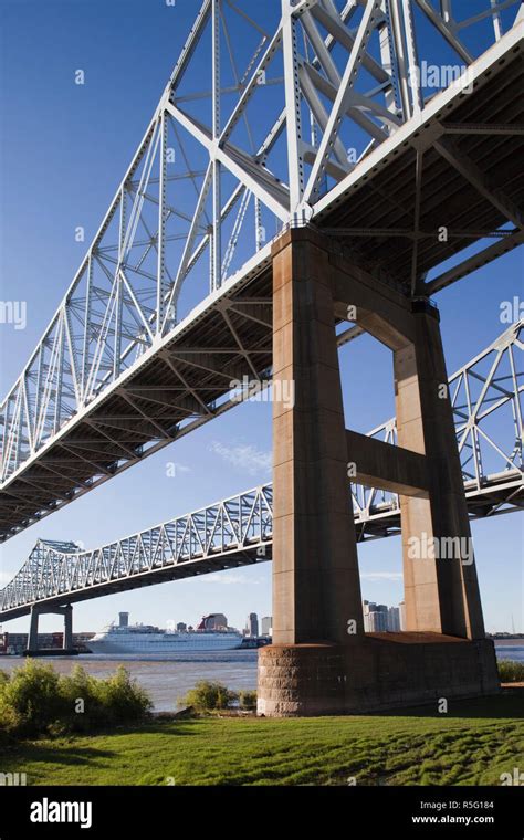 Usa Louisiana New Orleans The Greater New Orleans Bridge And