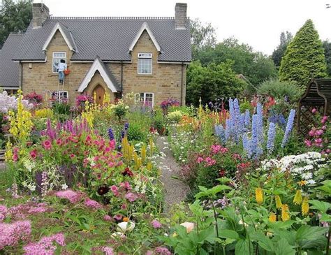47 Stunning Front Yard Cottage Garden Inspiration Ideas