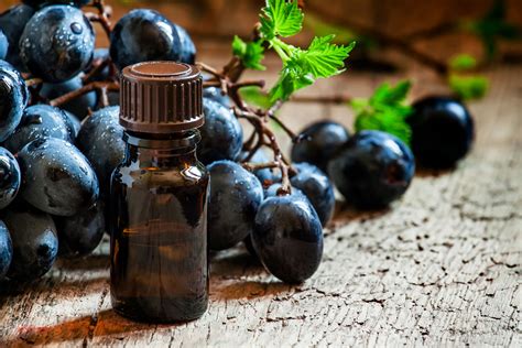 Grape seed extract's antioxidant properties may promote cellular health and fight free radicals. Grape Seed Extract: Benefits and Side Effects