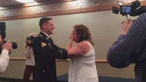 Video Soldier Surprises Mom At Nursing School Graduation Abc News