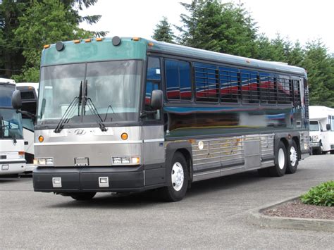 2005 Mci D4000 Prison Bus 47 Inmates 3 Solitary 2 Guards Prison