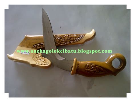 Tersedia dalam 1 set pisau lengkap dengan box. aneka golok cibatu: ANEKA KERAMBIT