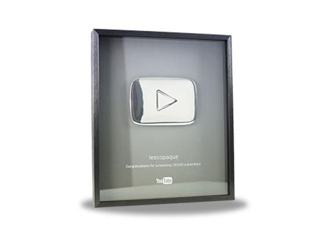 The verified youtubers when reaching the specific milestone a flat trophy with plastic or metal shaped like youtube play button symbol is awarded. YouTube Silver Play Button - 100,000 Subscribers - Les ...