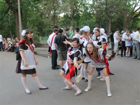 Highschool Graduation Day In Russia 36 Photos Klyker