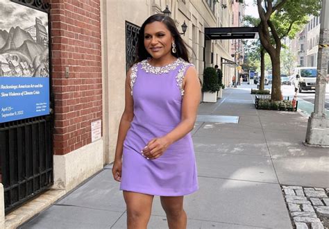 Mindy Kaling Perfects Her Carrie Bradshaw Walk In New York Wearing Lavender Dress