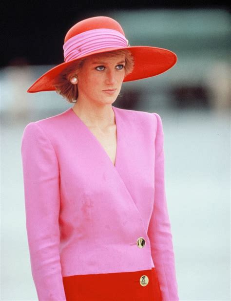 40 Of Princess Dianas Best Style Moments Through The Years Princess