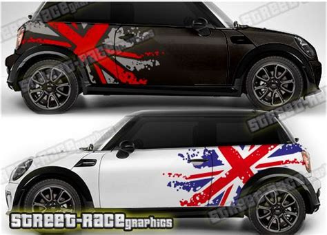 The Side And Back View Of A Mini Cooper Pace Pace Pace Pace Pace Pace
