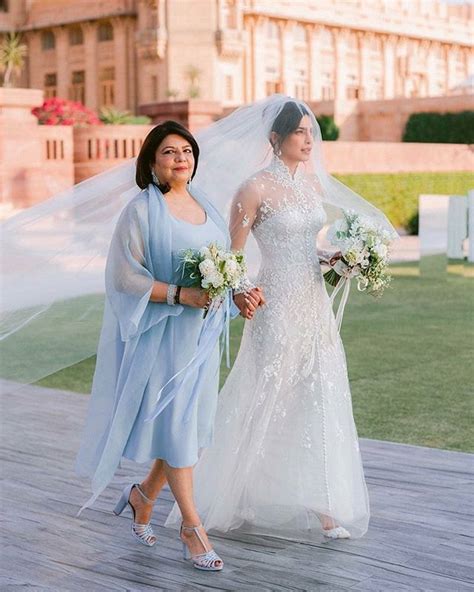 Priyanka Chopra Hochzeit Priyanka Chopra Weiss Luxus Appliziert Brautkleid Thecelebritydresses