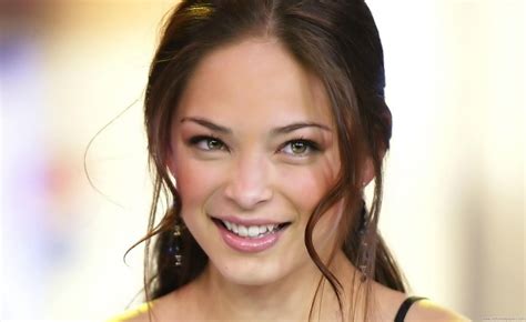 Hollywoodbollywood Actress Hot Wallpapers And Min Kristin Kreuk Glamor Wallpapers