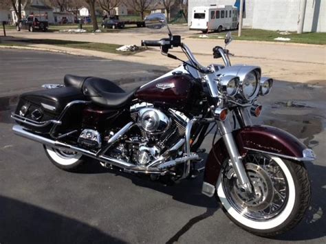 If you are going further, the road king with the rubber mounted engine, air suspension, and far superior brakes (dual front disc) as well as higher gvw is the answer. Buy 2005 HARLEY DAVIDSON ROAD KING CLASSIC FLHRCI on 2040 ...