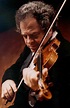 Itzhak Perlman plays Violin On 3 Strings - Daniela Clapp