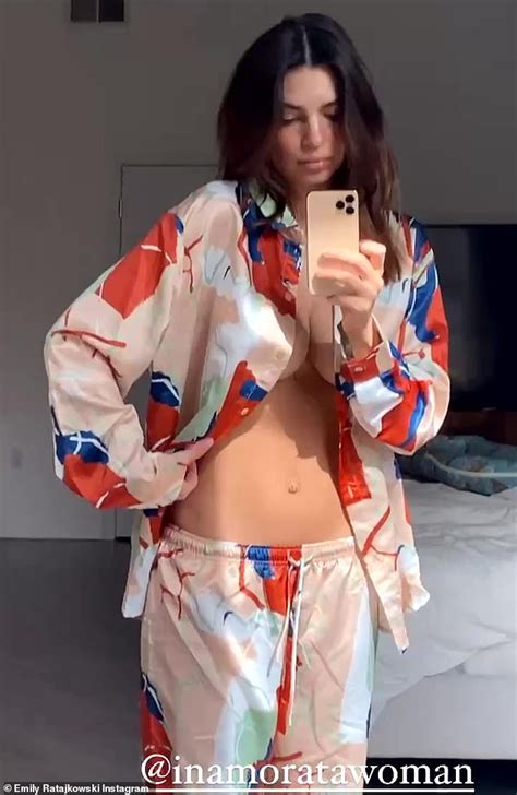 Emily Ratajkowski Flaunts Her Very Flat Tummy Just Days After