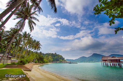 Perak adalah salah sebuah negeri di pantai barat semenanjung malaysia yang terbesar dan ada pelbagai tempat percutian menarik. 11 Pantai Di Perak Paling Indah Bercuti - Ammboi