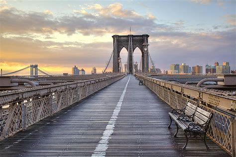 How To Cross The Brooklyn Bridge From Manhattan