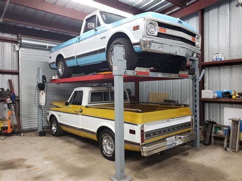 4 Post Car Lifts By Advantage Lifts Superior Design For Work And Storage