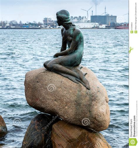 Maybe you would like to learn more about one of these? Kleine Meerjungfrau Kopenhagen Redaktionelles Stockbild ...