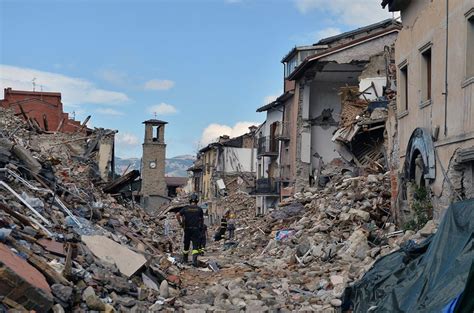 Italy Earthquake 2016 Amatrice One Month On From Devastating Quake Metro News