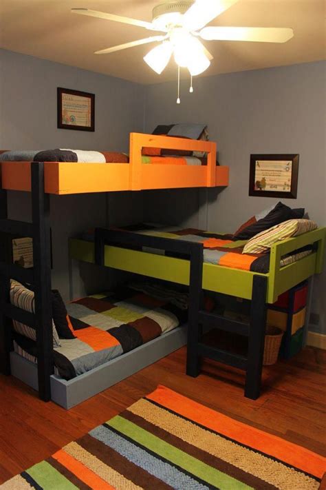 Saving Space And Staying Stylish With Triple Bunk Beds Diy Bunk Bed