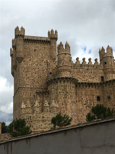 Castillo De Guadamur Toledo Spain Medieval Castle Beautiful