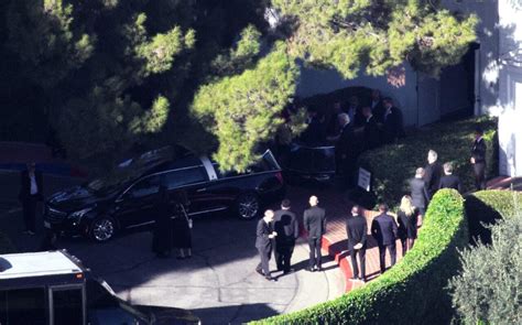 Matthew Perry laid to rest in Los Angeles in a private funeral - Oyeyeah