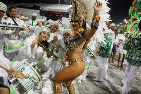 Viviane Araújo Desnuda En Carnaval Brazil