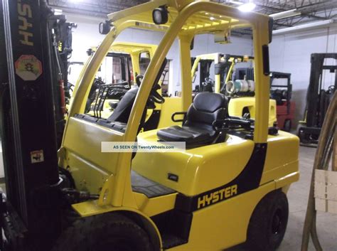 Hyster 7000 Lb Pneumatic Forklift With Side Shift And Triple Mast 72