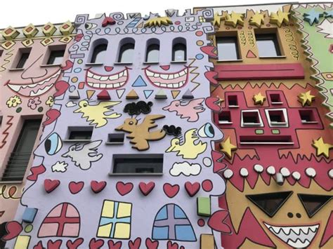 Read reviews and choose a room with planetofhotels.com. Rizzi Haus in Braunschweig: Das Gebäude mit Pop-Art-Malereien