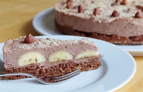 · auf der suche nach einer leichten torte oder kuchen ohne backen? Schoko-Bananen-Haselnuss-Torte (vegan) - Bäckerei ...