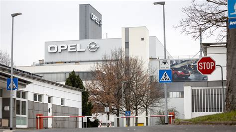 Reaktion auf Teilemangel Opel Werk in Eisenach schließt bis Jahresende