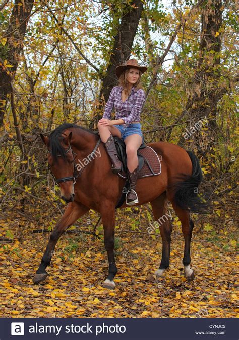Pferd Und Modell Stockfotos Und Bilder Kaufen Alamy