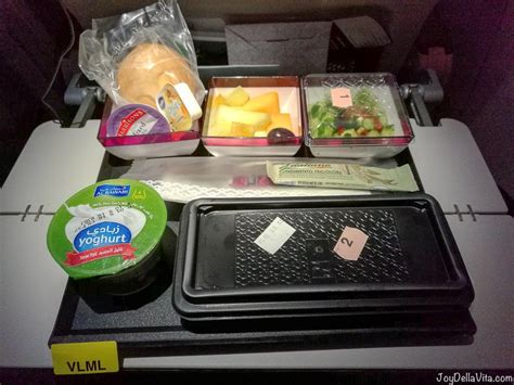 Qatar Airways Food Economy Class Breakfast On Qatar Airways Live And Let S Fly For This