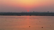 印度恆河的污染問題 | 印度恆河是當地最神聖的河流，但新冠疫情暴露了此處有嚴峻的污染問題，埋葬河邊的屍體，可能會引發新危機。 | By BBC ...