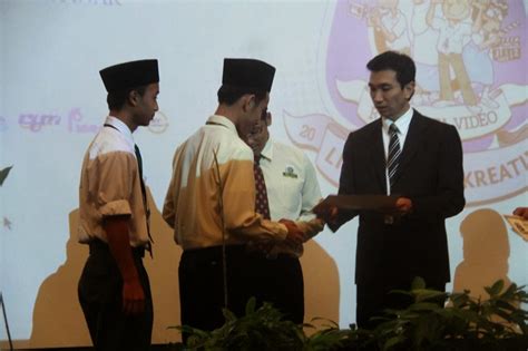 Pusat kegiatan biro perkhidmatan pendidikan majlis islam serawak, sekolah agama datuk haji abdul kadir, jalan sultan tengah, petra jaya, saravakas, petra jaya, 93050 kučingas. Keputusan Liga Remaja Kreatif 2013 Zon Sarawak