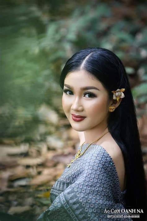 🇰🇭 khmer krom women in cambodia ancient costume 🇰🇭 cambodia traditional dress 🇰🇭