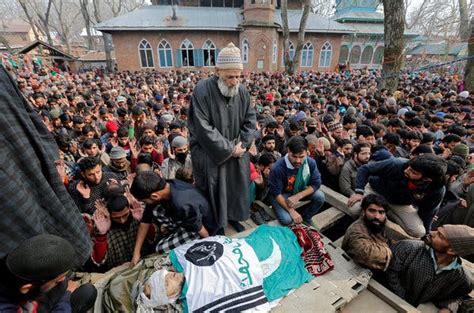 Cross Border Clashes In Kashmir Leave 7 Soldiers Dead The New York Times