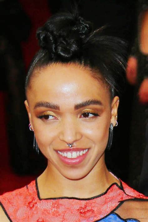 Fka Twigs Hairstyles And Hair Colors Steal Her Style
