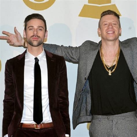 Macklemore And Ryan Lewis Win Grammy For Best Rap Album Best Rap Song And Best Rap Performance