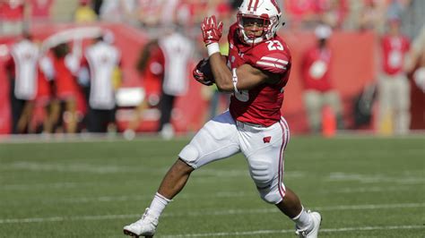 Wisconsin Rb Jonathan Taylor Packs On The Muscle
